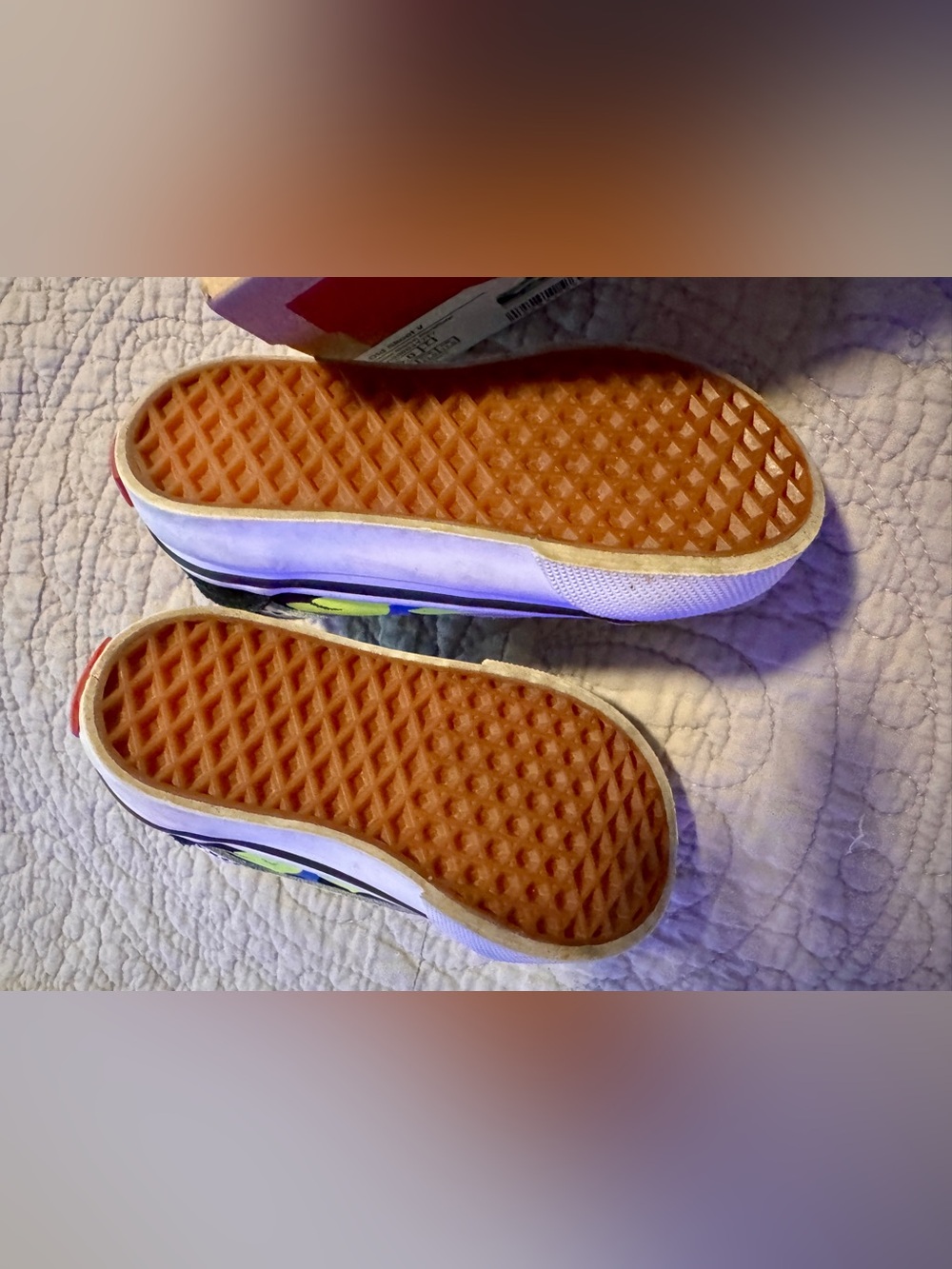 Vans Toddler Old SkoVans Toddler Old Skool V ‘Glow Sharks’ Sneakers Kid’s Size 5 - Picture 4 of 5